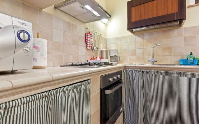 Quaint Holiday Home in Siena with Hot Tub