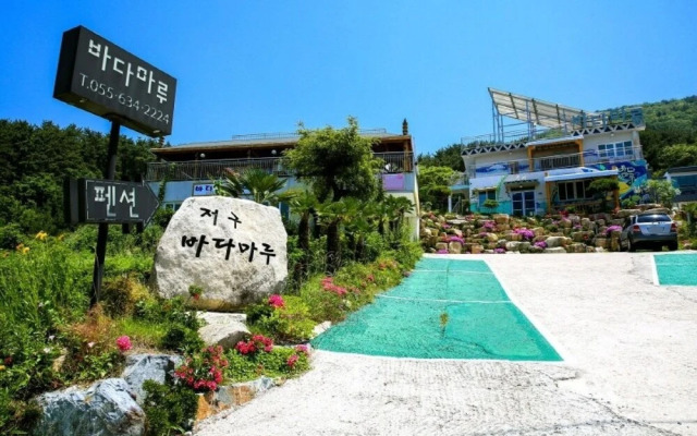 Geojedo Badamaru Pension