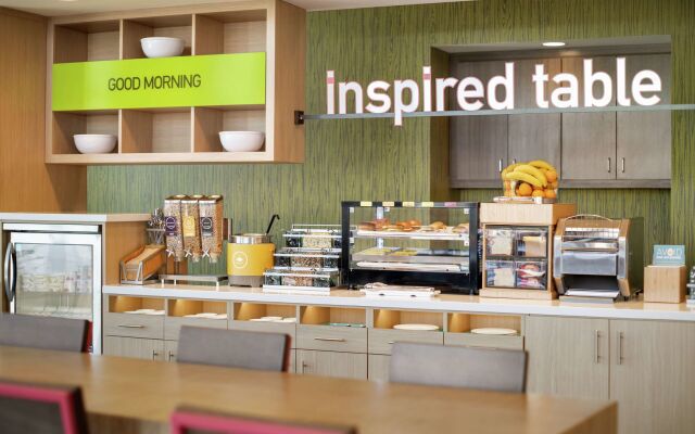 Home2 Suites By Hilton Woodland Hills