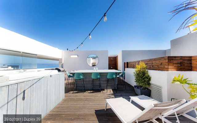 YalaRent Migdalor Apartments with Sea Views
