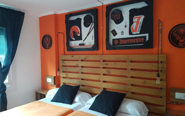 Barri Antic Hostel & Pub