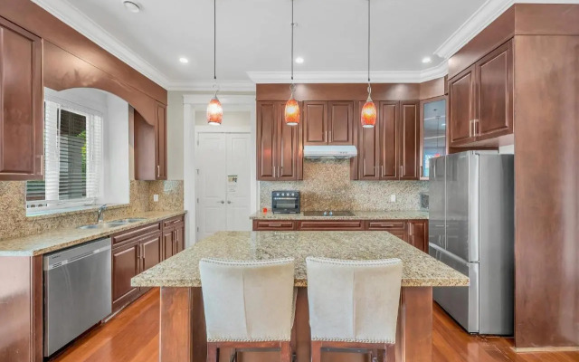Oakridge Home
