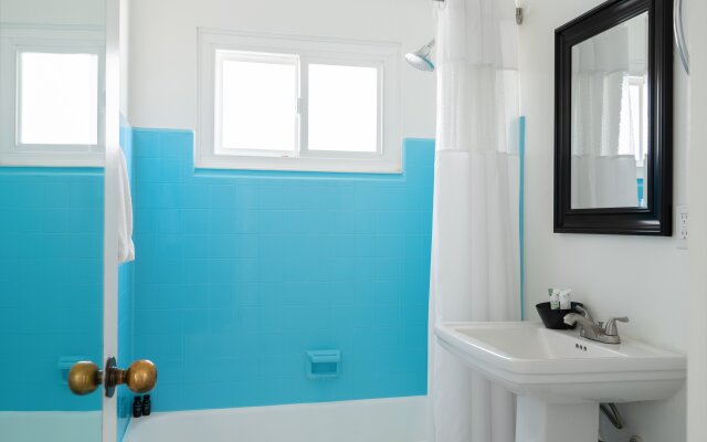 Monkey Tree Hotel 10