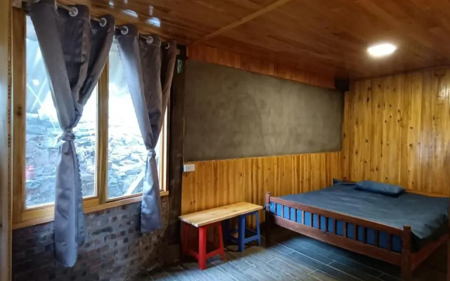 Ta Phin Homestay