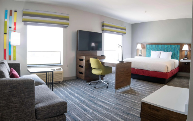 Hampton Inn & Suites Dallas/Lewisville-Vista Ridge Mall, TX