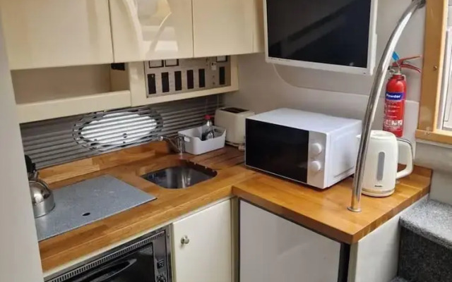 Romantic 3beds Yacht Escape on Thames