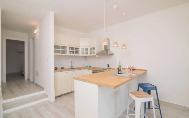 I Fari 95 600m From The Beach