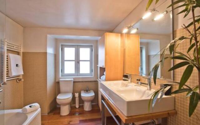 Bmyguest - Downtown Luxury Apartment