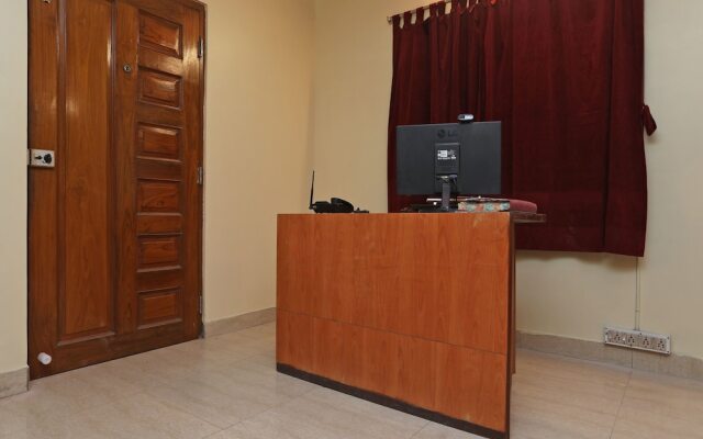 OYO 14818 Sudarshan Apartment
