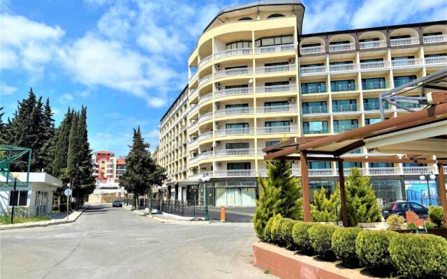 Menada Miramar Palace Apartments