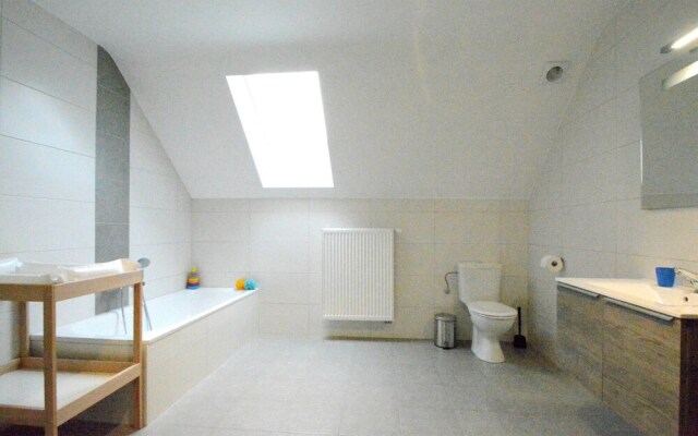 Elegant Child Friendly Villa in Berismenil near Forest