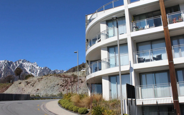 Queenstown Village Apartments