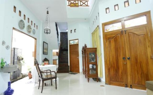 Griya Kedasih Guesthouse