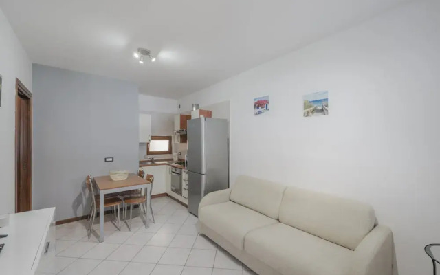 Apt24 - Trilocale Vicino al Lago con Posto Auto