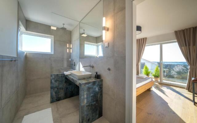 Villa Elani - Stylish And Modern 6B Seaview Villa