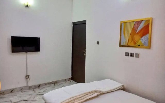 Lovely 2-bedroom Serviced Apartment With a Balcony