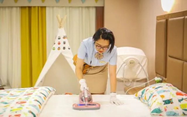 Century Hanteng Hotel