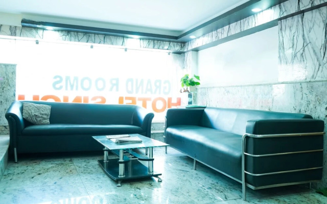 Roomshala 054 Hotel Mahal