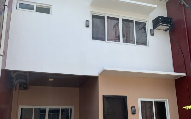 Mactan Transient Townhouse