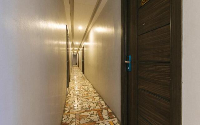 Reddoorz @ V Plaza Hotel Manila