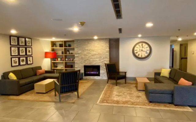 Country Inn & Suites by Radisson, Jackson, TN