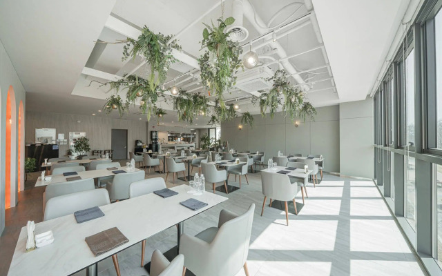 ACT Hotel