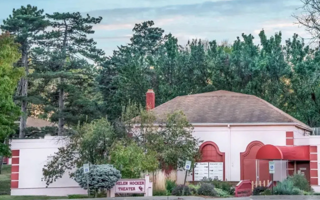 Super 8 Topeka/Wanamaker RD/I-70