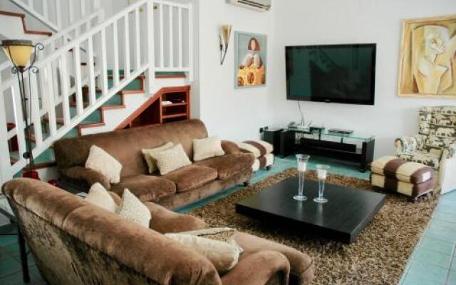 Villa Tauro Country Club