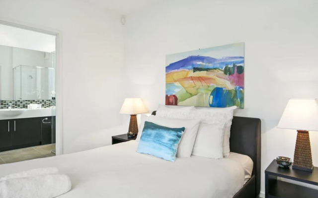 11 Glen Eagles Close