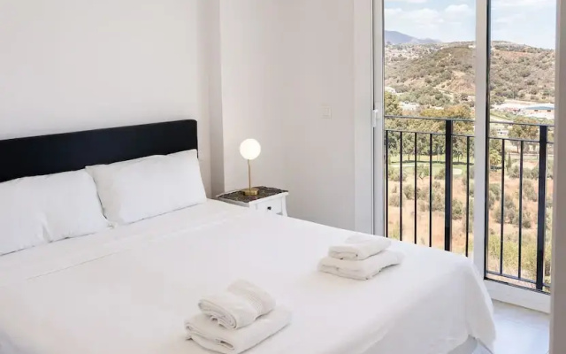 Overlook Apartment in Mijas - Ref 254