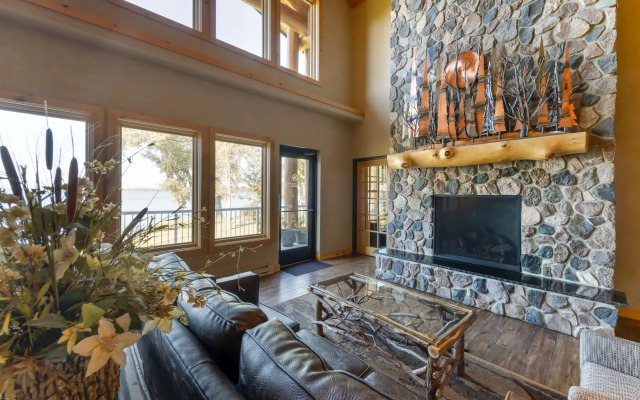 Best Western Premier The Lodge on Lake Detroit