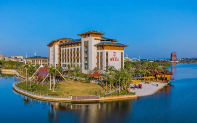 Yulin Jolie Vue Bontique Hotel（Kra Bay and Garden Expo Garden）