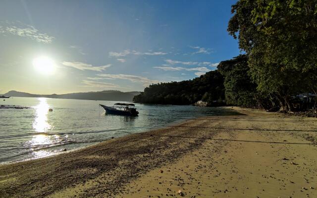 Lumba Lumba Diving Centre & Beach Resort