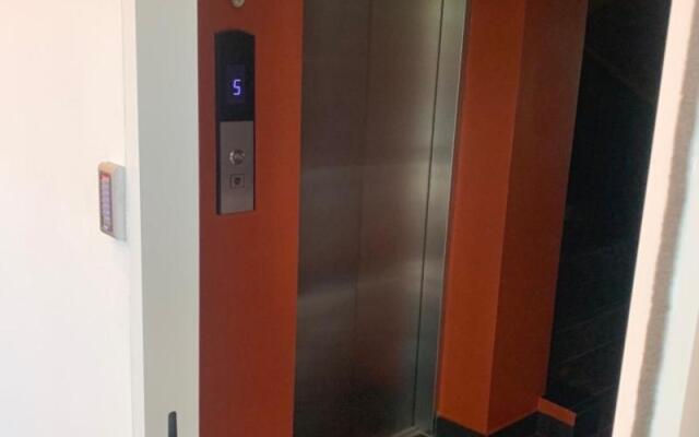 Le'da Private Hotel By Zuzu