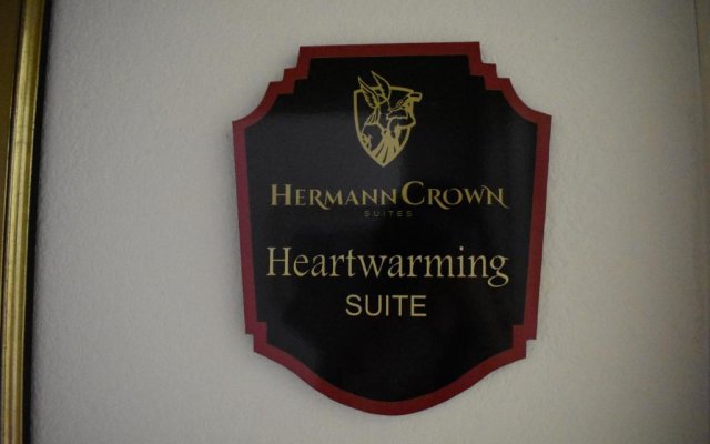 Hermann Crown Suites