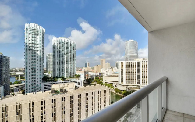 Posh Studio in Brickell by Sonder