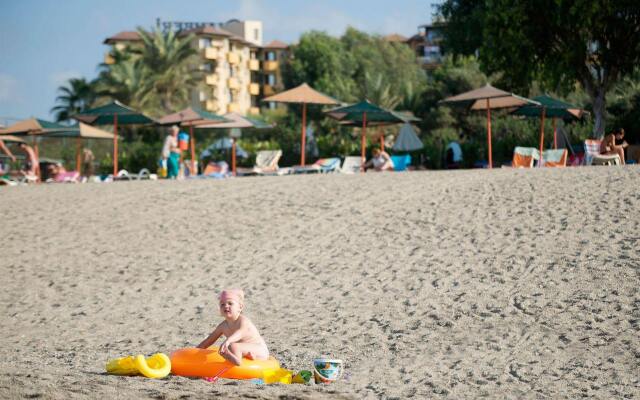 Mc Mahberi Beach Hotel