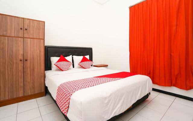 OYO 1374 Semampir Residence at Ahmad Yani