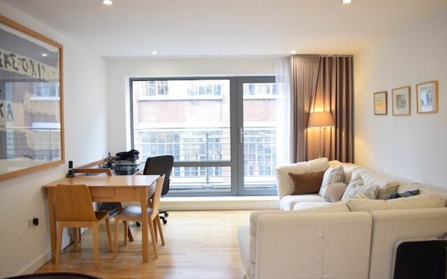 Modern 2 Bedroom Apartment In Old Street