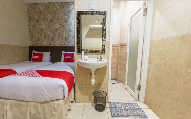 OYO 1702 Harmoni Inn Makassar