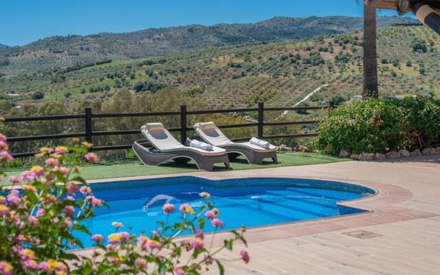 Cortijo Rueda Campos Tolox by Ruralidays