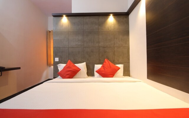 OYO 28093 Royal Sand