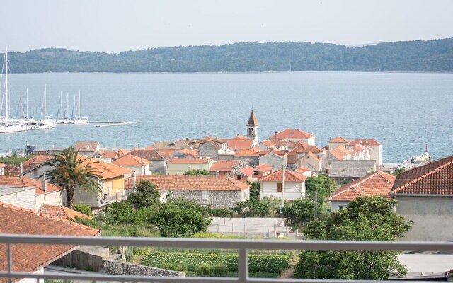 Apartment in Seget Donji With Terrace