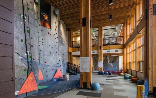 1325 Studio @ The Lodge at Spruce Peak