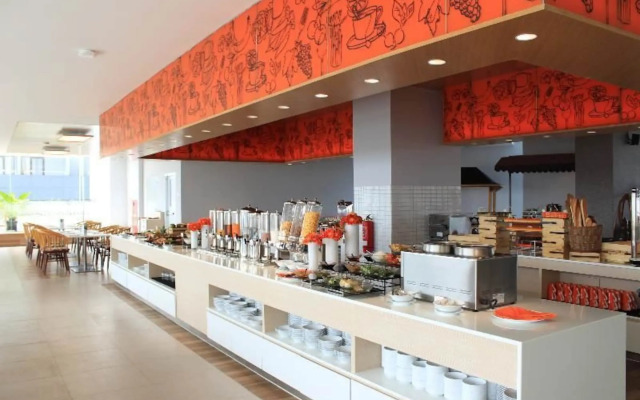 HARRIS Hotel & Conventions Solo