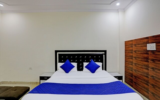 Roomshala 020 Hotel Black Stone
