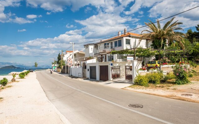 Apartments Marina