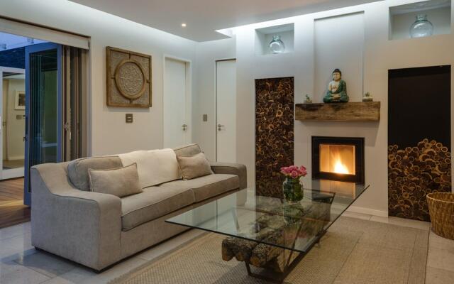 Element House - Contemporary and Upmarket Villa