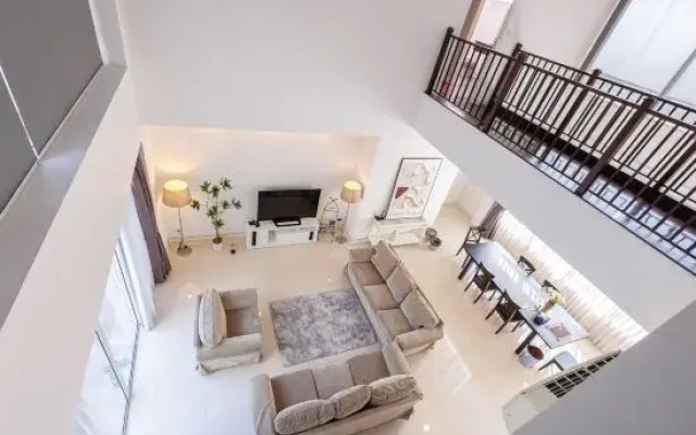 Five bedrooms pool villa