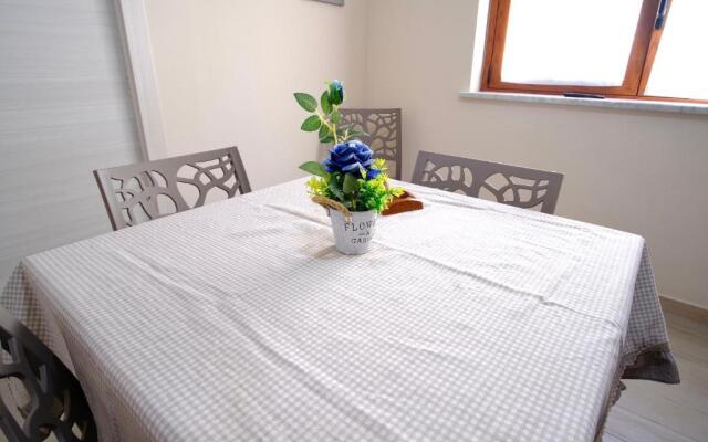 La rosa dei venti, apartment 1